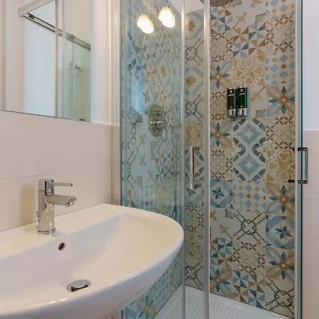 Bentivogli By Lesdomus - Fronte Ospedale Sant'orsola 3*