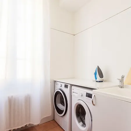 Bentivogli By Lesdomus - Fronte Ospedale Sant'orsola 3*