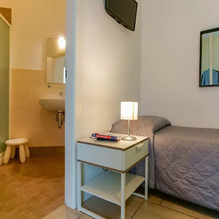 Bentivogli By Lesdomus - Fronte Ospedale Sant'orsola 3* Bolonia